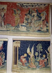 Ophængning af åbenbaring (1373-1383), n. 61: den femte engel hældte sin flaske på Betes trone, den sjette tomme på Eufrat. Nedenfor, n. 70, dikterer tjenestens ledsager Sankt Johannes og råder ham til at tilbede Gud og ikke ham. Tapestry af Ni