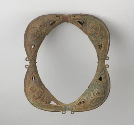 Fodlænke, slutningen af det 19. eller begyndelsen af det 10. århundrede (støbt kobberlegering)