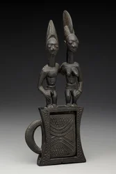 Spejlkasse, før 1938 (træ & spejl)