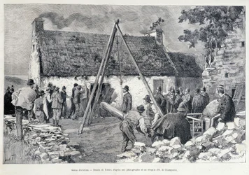 Mænd løber gennem en dør ved hjælp af et mavetræ for at bortvise beboeren fra boligen. Tegning af Tofani efter en skitse af O. de Champeaux (1800-tallet).