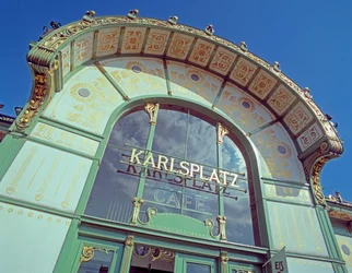 Udsigt over Karlsplatz Stadtbahn