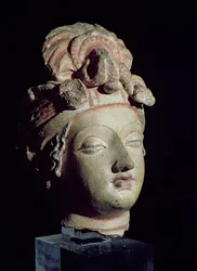 Hoved, fra Gandhara, græsk-buddhistisk stil, 1.-4. århundrede (stuk)