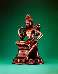 Padmapani Lokeshvara siddende i meditation, første halvdel af det 7. århundrede (bronze indlagt med sølv og kobber) (se også 394854)