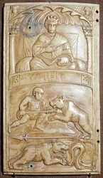 Spil på Cirkus med en bjørn (Ivory relief dyptich, ca 400)