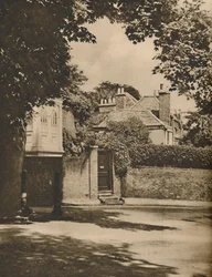 Sollys og skygge på en snoet vej i Highgate, ca. 1935