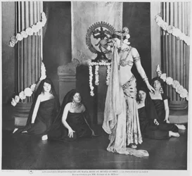 Mata Hari optræder på Musée Guimet i Paris, 13. marts 1905