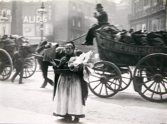 En kvindelig avis sælger, London, ca. 1890