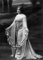 Marguerite Carre som Melisande i operaen Pelleas et Melisande af ClaudeDebussy i 1911, foto af Paul Nadar