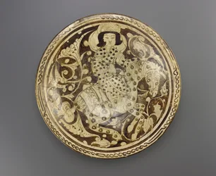 Dish, Kashan-regionen, Iran, Saljuq-dynastiet, slutningen af det 12.-begyndelsen af det 13. århundrede (keramik)