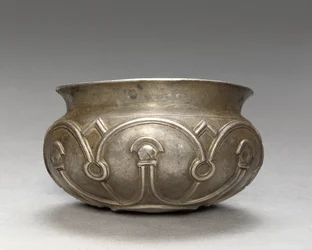 Præ-achaemenidisk skål, ca. 6. århundrede f.Kr. (sølv)