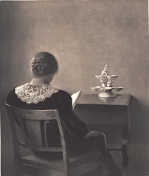 Læsende dame