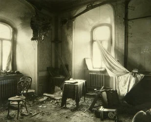 Russisk revolution i 1917: Interiør af Chudov-klosteret i Kreml i Moskva efter bombardementet i november 1917. Foto af Pyotr Petrovich Pavlov (1860-1925)
