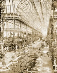 Skibets indre taget fra galleriet over Dronningens Skærme i den sydlige ende ca. 1859 (s/h foto)