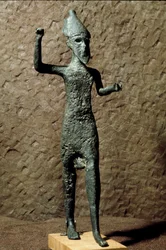 Fønikien: bronzefigur af en gud. Fundet i havet nær Selinunte (Selinonte), Sicilien. 14.-13. århundrede f.Kr. Palermo, Museo Archeologico Nazionale