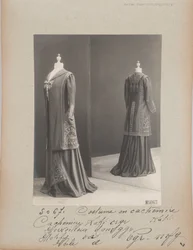 Albumside: House of Worth, kostume