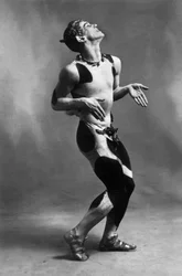 Vaslav Nijinsky som faun i balletten "En fauns eftermiddag", Paris