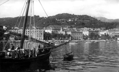 Udsigt over Ajaccio Havn, Korsika, ca. 1930 (s/h-billede)