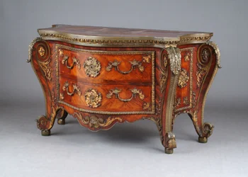 Kommode, ca. 1760-75 (palisander og forgyldt bronze)