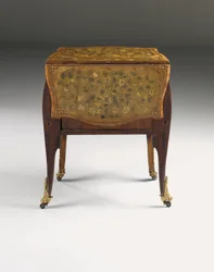 Louis XV kommode, ca. 1765-70 (ormolu monteret tulipantræ, platan, amaranth & marquetry) (se også 463004, 465390 og 465391)