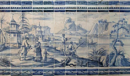 Scene ved bredden af en sø i Asien - Azulejos, malet fajance