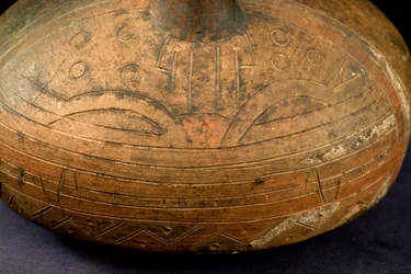 Karineret vase / Paracas-kultur (terrakotta)