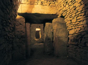 Forhistorie: Romerdysse, neolitisk begravelse (3000 f.Kr.). Spanien, Andalusien, Antequera.