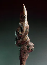 Forhistorie: Venus fra Savignano, antropomorf stenskulptur fundet i 1925 i Savignano sul Panaro. Senpalæolitikum, stenalder. Højde: 22 cm. Det Nationale Forhistoriske og Etnografiske Museum Luigi Pigorini (Museum for Forhistorie og Etnografi), Rom