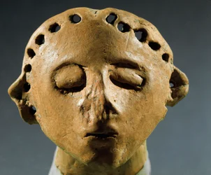 Forhistorie, kultur af Cucuteni-Trypillia (Cucuteni Trypillia eller Tripolya): hoved af lerstatue. 3000 f.Kr. neolitikum, stenalder. Kishinev (Chisinau), Historisk Institut for Videnskaber i Republikken Moldova
