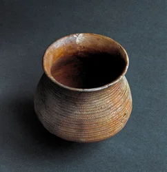 Forhistorie, Remedello-kulturen: klokkeformet vase fra Santa Cristina-grotten, Fiesse nær Brescia. Kobberalderen. Eneolitikum. 2200 f.Kr. Rom, Museo Nazionale Preistorico Etnografico Luigi Pigorini