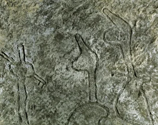 Forhistorie, klippekunst: helleristning (graffiti på sten) af en jagtscenerepræsentation. neolitikum, stenalder. (Aserbajdsjan) Bronzealder. Baku, Aserbajdsjans statslige religionshistoriske museum