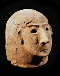 Forhistorie: terrakottahoved fra nekropolen i Cancelli. Apenninerkulturen (eller italiensk bronzealder). 1400-1300 f.Kr. Perugia, Umbriens Nationale Arkæologiske Museum
