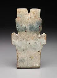 Bagsiden af en antropomorf plakette, muligvis ildslangen, præklassisk periode, 800-400 f.Kr. (serpentin og cinnober)