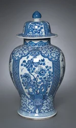 Vase med låg