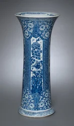 Vase med låg