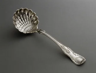 Gennemboret øse, ca. 1825-1846 (sølv)