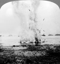 Fanget tysk ubåd drevet i kysten og ødelagt, Første Verdenskrig, 1914-1918
