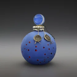 Dans la Nuit, flaske designet 1924, lavet ca. 1930 (glas, emalje, papir, forgyldt & metallisk tråd)
