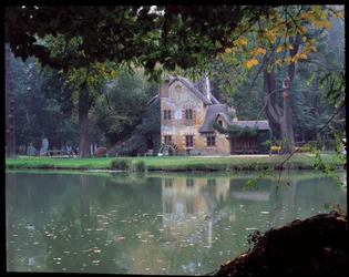 Hameau de la Reine - La Maison de la Reine ved Hameau de la Reine Marie Antoinette, i parken ved Chateau de Versailles.