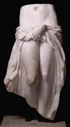 Afrodite holder sine tøj, fra Tripoli, ca. 370-24 f.Kr. (marmor)