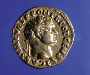 Mønt med den romerske kejser Titus