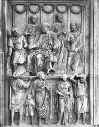 Kejser Marcus Aurelius under udøvelsen af «liberalitas», aureliansk relief ved Konstantinsbuen, antoninsk periode, ca. 176-180