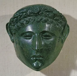 Maske fra en paradehjelm, fra Hirchova, Rumænien (bronze)