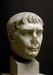 Romersk kunst: "" marmorhoved af kejser Trajanus (Marcus Ulpius Traianus) (53-117 e.Kr.)"" museum i Ostia, Italien - Portræt af kejser Trajanus (Marcus Ulpius Traianus) (53-117 e.Kr.) - Romersk marmorskulptur, Kejsertid, 2. århundrede e.Kr. - Arkæologisk M