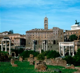 Forum Romanum: panoramaudsigt med i baggrunden Taburaliet bruger som arkiv (79 f.Kr.). Rom