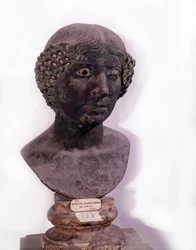 Romersk oldtid: buste af romersk dame fra Pompeji (1. århundrede e.Kr.).