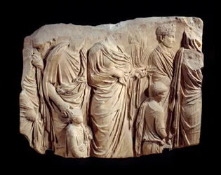 Romersk kunst: fragment af arkitektonisk relief i marmor fra processionen af Ara Pacis Augustae (fredens alter): procession, under et offer, af figurer i toga og børn. Omkring 13-9 f.Kr. Find i Rom (Champ de Mars Palais Fiano) søn. 1,1x1,4 m