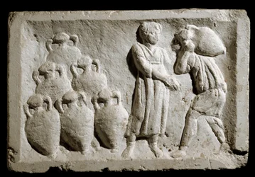 Romersk kunst: "" indlæsning og stuvning af vinkander""" Relief. 2. århundrede e.Kr. Rom, Museum for romersk civilisation