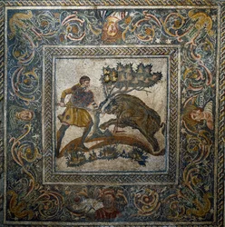 Romersk kunst: "" vildsvinejagt""" Mosaik fra det 4. århundrede e.Kr. fra den romerske villa Las Tiendas. Merida, Nationalmuseet for romersk kunst, Spanien