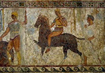 Samnitiske krigere og rytter. Gravmaleri fra det 4. århundrede f.Kr., fra Paestum i Italien. Fresko. Mål: 112 x 199 cm. Inv. 9363. Museo nazionale archeologico, Napoli (Napoli Nationale Arkæologiske Museum).