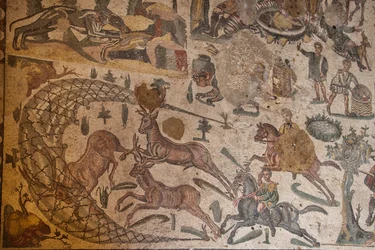 Tredje værelse i den private lejlighed, gulvmosaik, Villa Romana del Casale, Piazza Armerina, Sicilien, Italien (foto)